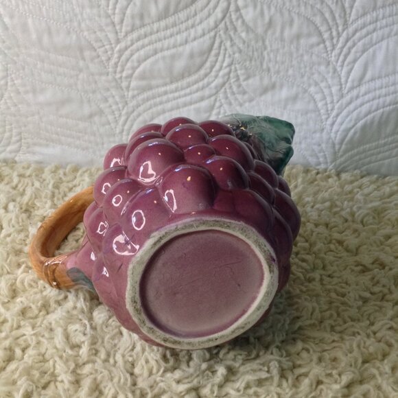 VTG Grape Cluster Majolica Handled pitcher, Poss. Italian Made, Collectible - Picture 5 of 5